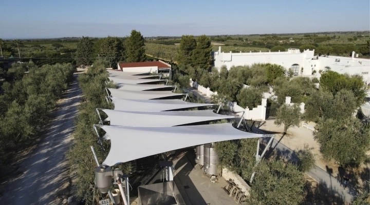 UNA COPERTURA OMBREGGIANTE PER IL FERMENTINO