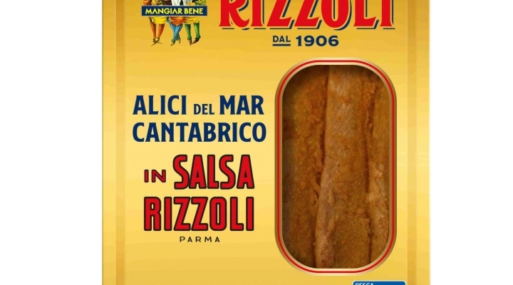 Dall’esperienza ultracentenaria e dal percorso d’innovazione di Rizzoli Emanuelli, nascono le Alici in Salsa a banco frigo