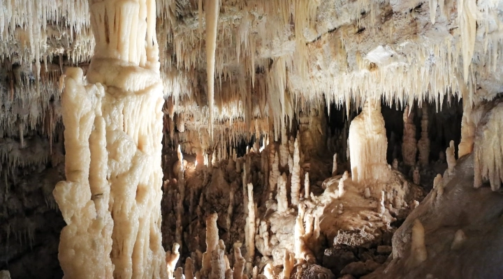 Azzurro Storie di Mare ci porta alla scoperta di Castellana Grotte