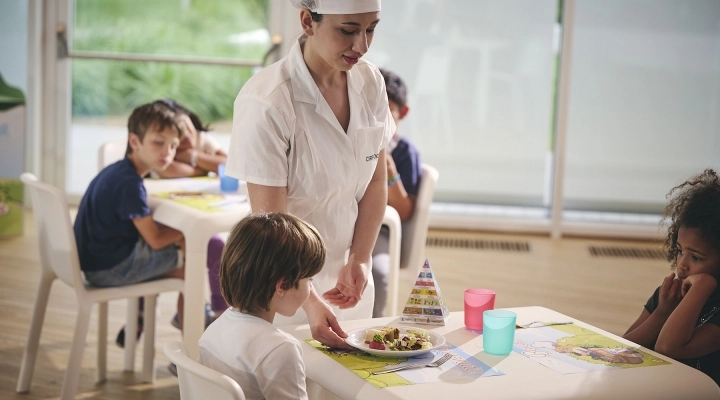 LE FAMIGLIE ITALIANE VALUTANO POSITIVAMENTE LA RISTORAZIONE SCOLASTICA