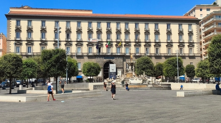 IL PORTONE DI PALAZZO SAN GIACOMO TORNA ALL’ANTICO SPLENDORE