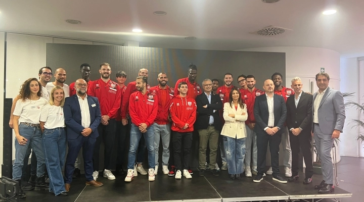 Reggini presenta Nuova Audi Q6 e-tron  Con l’anteprima della stagione 2024/2025 di Rivierabanca Basket Rimini  Energia, innovazione e spirito di squadra 