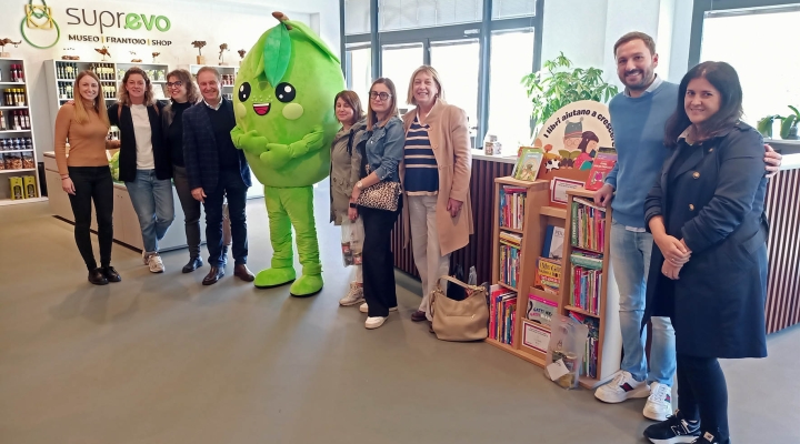 Una piccola biblioteca in dono alle scuole primarie di Monte San Savino