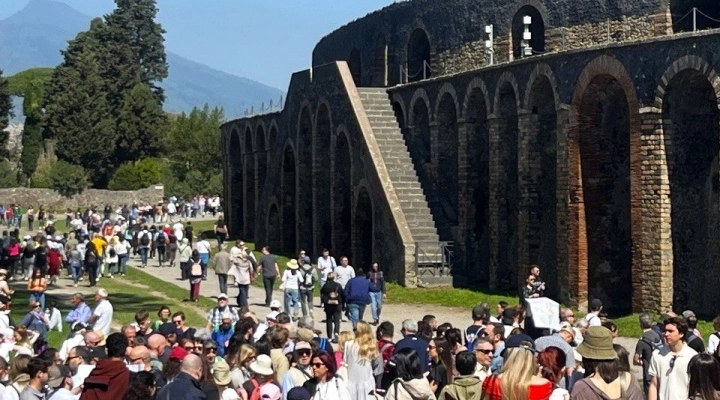  DAL 15 NOVEMBRE POMPEI INTRODUCE IL BIGLIETTO NOMINATIVO E IL LIMITE GIORNALIERO