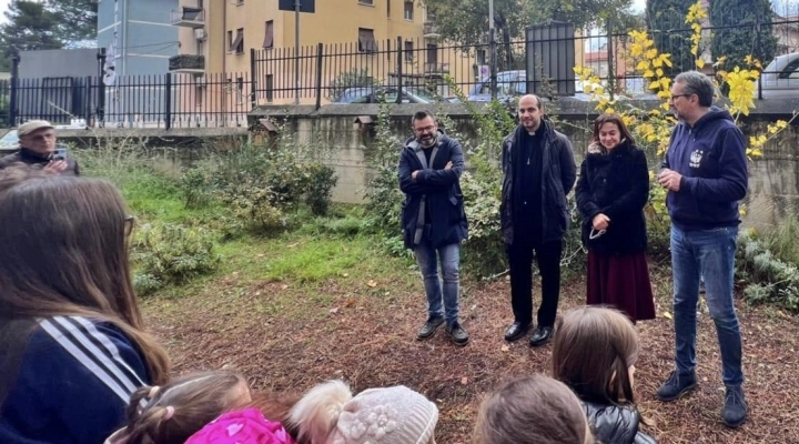 Oltre 800 piccoli alunni a scuola nel verde: apre a Teramo l’Aula Natura di WWF e P&G Italia