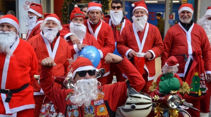 “Babbo Natale in Vespa” fa tappa al Luna Park e alla Città del Natale