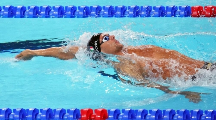 Nuoto, Thomas Ceccon e Alberto Razzetti si alleneranno in Australia. C’è anche Marchand