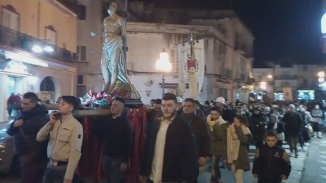 Brusciano Festeggiato il Santo Patrono Sebastiano Martire. Tutti insieme alla Comunità Interparrocchiale e al Parroco Don Salvatore Purcaro. (Scritto da Antonio Castaldo)