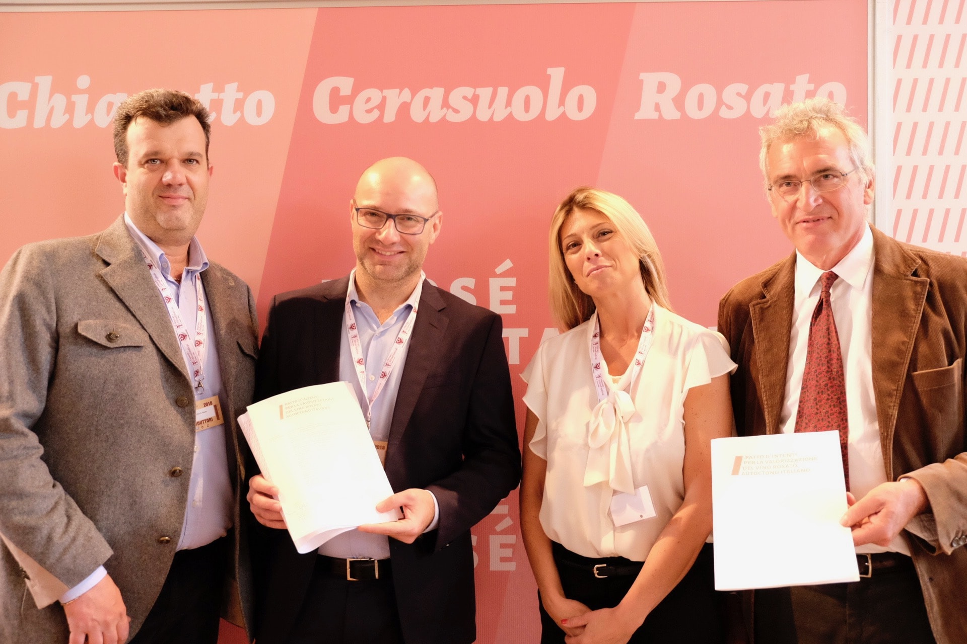 PATTO ROSÉ, SIGLATO L'ACCORDO CON IL CONSORZIO VINI CIRÒ 