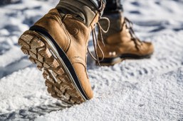 scarpe per andare sulla neve