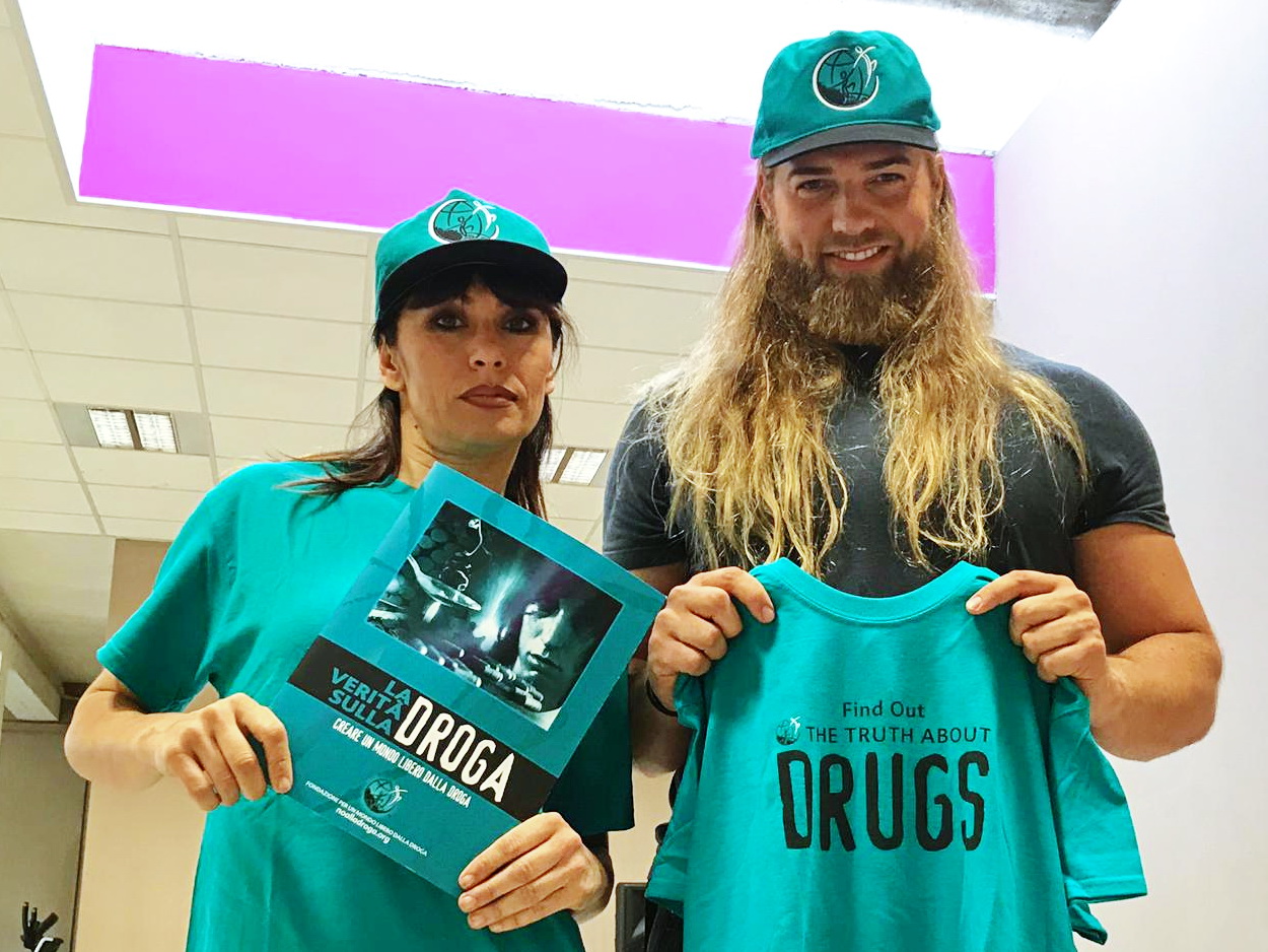 Lasse Matberg e Sara Di Vaira aderiscono alla campagna “La Verità sulla Droga”