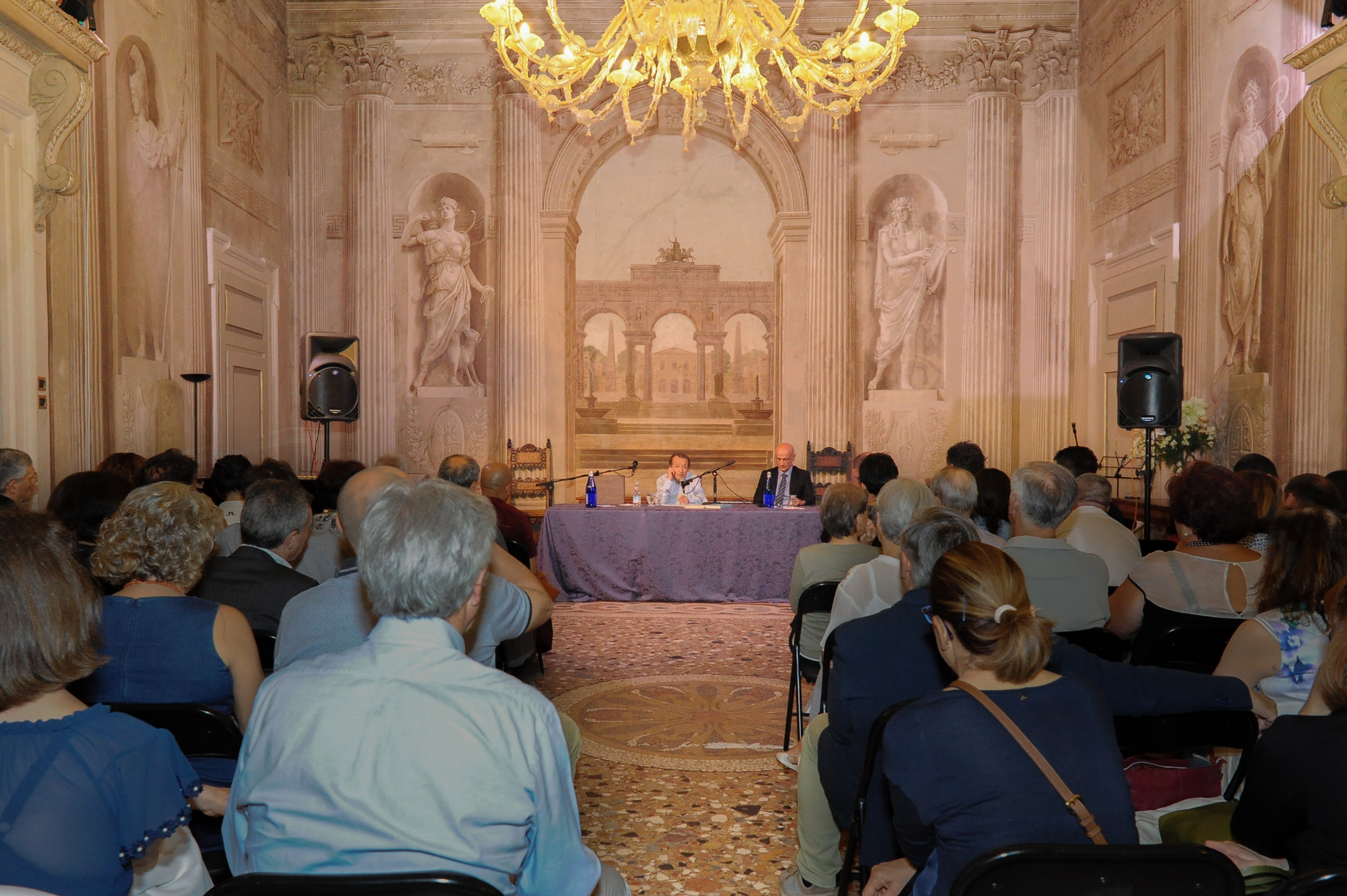 Don Aldo Natale Terrin a Verona per presentare il libro “Scientology - Libertà e Immortalità”