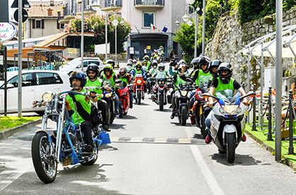 Un motoraduno contro la droga sul lago d'Iseo