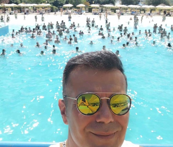 Sandro Murru Kortezman: dj set nella sua Sardegna, tra piscine, party e locali