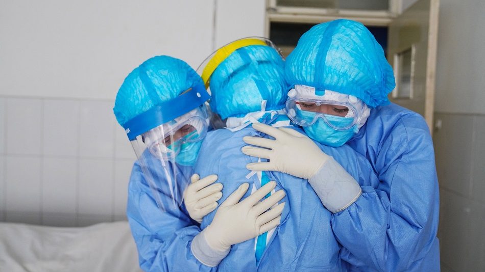 Nursing Up De Palma: «Ci preoccupano non poco i contagi negli ospedali che tornano pericolosamente a salire. Ben 6487 operatori sanitari in più si sono infettati negli ultimi sei giorni (report 18-23 giugno 2022), con un