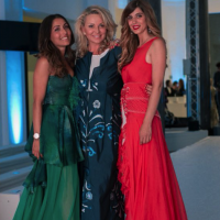 Fabrizia Spinelli e Claudia Sartorelli indossano abiti firmati Viola Ambree alla sfilata Next Trend organizzata durante la settimana della moda AltaRoma 