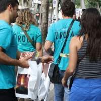 I volontari della Chiesa di Scientology in azione contro la droga a Lucca e a Firenze