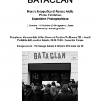 Il primo anniversario del Bataclan nelle foto in bianco e nero di Renato Aiello al Pendino a via Duomo, Napoli