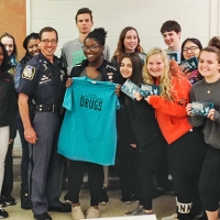 Un Ufficiale di Polizia del Maryland adotta il programma “La Verità sulla Droga” e lo porta nelle scuole
