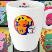 Un Natale con le Mugs di Andy Warhol  un’idea di Manuel Caffè
