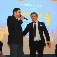 Grande successo per la mostra Pro Biennale di Vittorio Sgarbi inaugurata a Venezia con tanti amici vip e talentuosi artisti internazionali