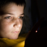 Adolescenti e tecnologia: come evitare la dipendenza dei più piccoli