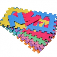Tappeto puzzle: per arredare con praticità e per far imparare divertendosi il bambino