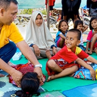 I Ministri Volontari di Scientology portano aiuto ai terremotati in Indonesia