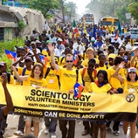 Scientology aiuta patrocinando il programma di aiuto dei MINISTRI VOLONTARI