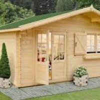 Casette in legno da giardino: belle e funzionali, ma occorre una giusta manutenzione