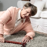 La Tecnologia a Casa con gli Anziani