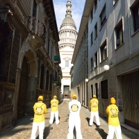 Ministri Volontari di Scientology in azione a Novara