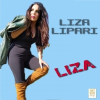 Liza Lipari allo specchio.