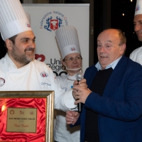 L’Associazione Cuochi Arezzo ha conferito il Premio Tarlati a Carlo Cambi