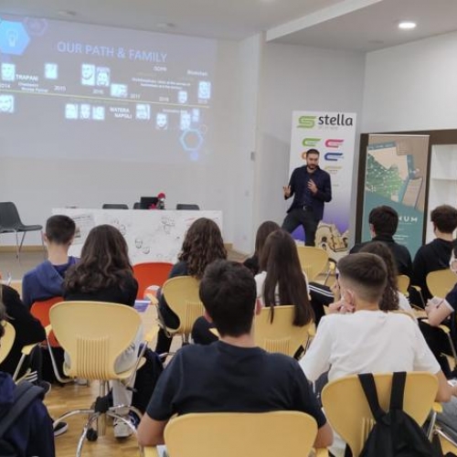 iINNOVATION DAY - A scuola di innovazione: il Liceo Scientifico in visita alla iinformatica