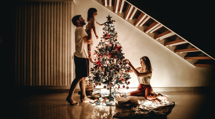 Regali di Natale, per grandi e piccini un libro sotto l'albero