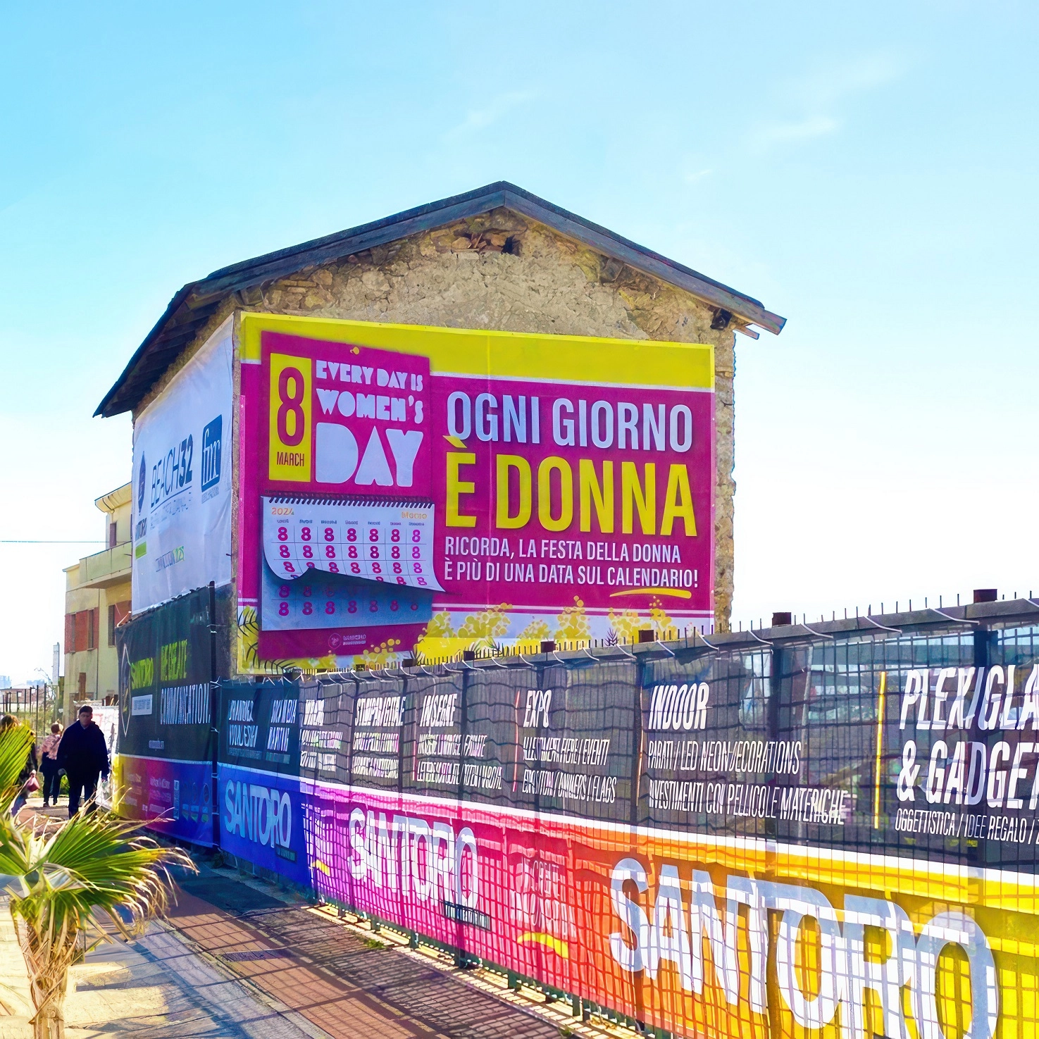 Guerrilla Marketing, «Ogni giorno è donna»: maxi grafica sulla parete di un  vecchio casolare a Salerno - Altro