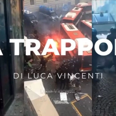 Ultrà tedeschi a Napoli tendono una trappola alla polizia, la guerriglia urbana ha matrice organizzata