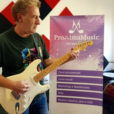 Un corso di chitarra fingerstyle tra le novità di Proxima Music