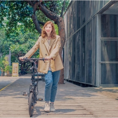 Bicicletta elettrica DYU A1F: Un'esperienza migliorata per la mobilità verde urbana