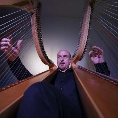 “Harpe Mundi” al Ducale la musica del grande polistrumentista Italiano Vincenzo Zitello