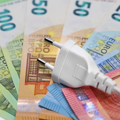 Bollette elettriche: gli italiani hanno speso il 23% in più della media UE 