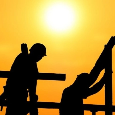 Temperature elevate e cantieri: 7 consigli per proteggere i lavoratori edili