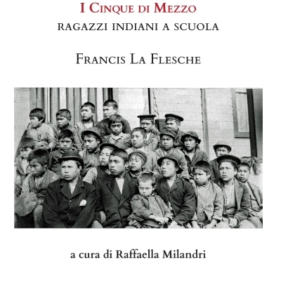 In prima edizione italiana il grande classico di  Francis La Flesche, con 