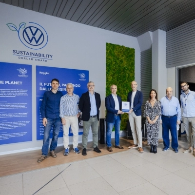 Reggini riceve il Volkswagen Sustainability Dealer Award per l’impegno green e i valori che contraddistinguono il Gruppo