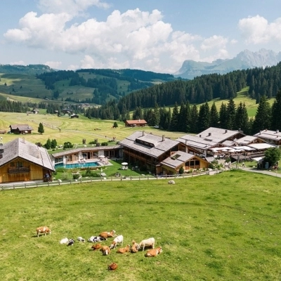 Vacanze soleggiate in montagna con la famiglia: puro relax al Tirler Dolomites Living Hotel... all'Alpe di Siusi