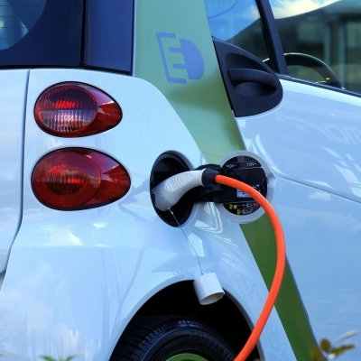 Boom di auto elettriche acquistate in Italia: in crescita anche la ricerca dell’usato