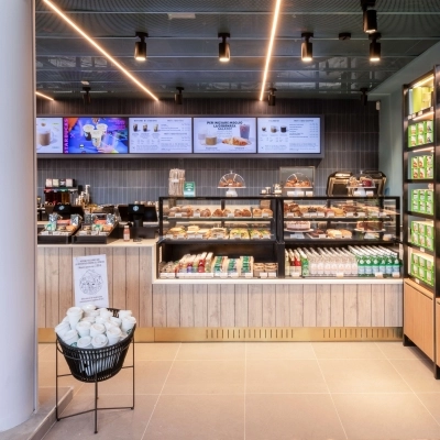 Starbucks(R) prosegue la sua espansione a Napoli: apre alla stazione di Napoli Centrale il 3° store del brand in Campania, il 43° in Italia, in collaborazione con Grandi Stazioni Retail