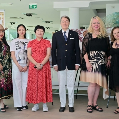 Ex vice ministro della Cultura dell’Uzbekistan Kamola Akilova e il Presidente dell’associazione culturale internazionale Progetto Angeli Aida Abdullaeva a Pesaro