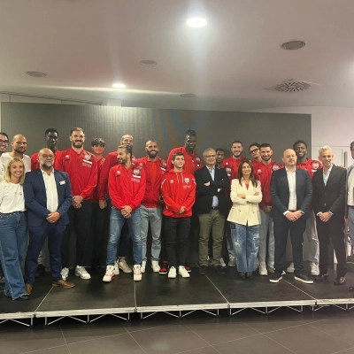 Reggini presenta Nuova Audi Q6 e-tron  Con l’anteprima della stagione 2024/2025 di Rivierabanca Basket Rimini  Energia, innovazione e spirito di squadra 